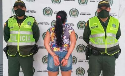 Por escupir a un policía