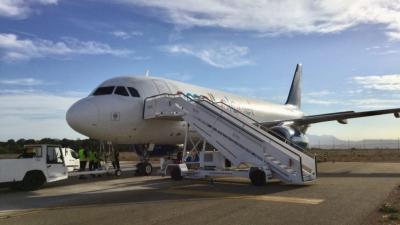 Pasajeros que llegaron en avión a Colombia tenían Covid
