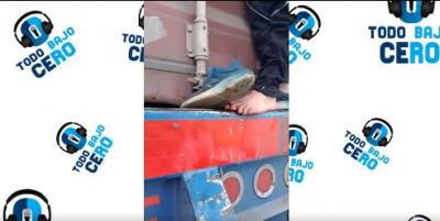 UN JOVEN QUE VIAJABA EN LA PARTE TRASERA DE UN VEHÍCULO ES ATRAPADO POR EL CONTAINER